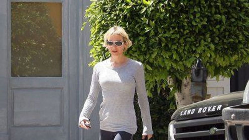Renee Zellweger si-a pus silicoane? Tu ce crezi? FOTO