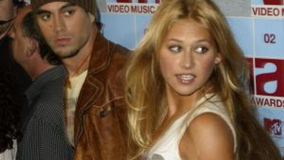Anna Kournikova, apariție rară în public, alături de Enrique Iglesias și Serena Williams. Cum arată acum fosta tenismenă