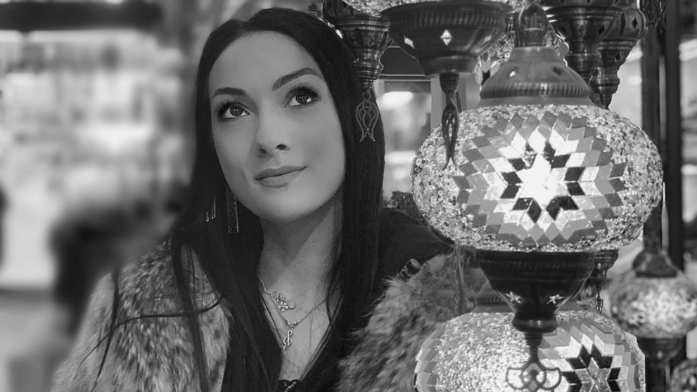 Laura Roșca (DJ Lalla) a fost înmormântată la Turda. Artista, condusă pe ultimul drum de sora geamănă