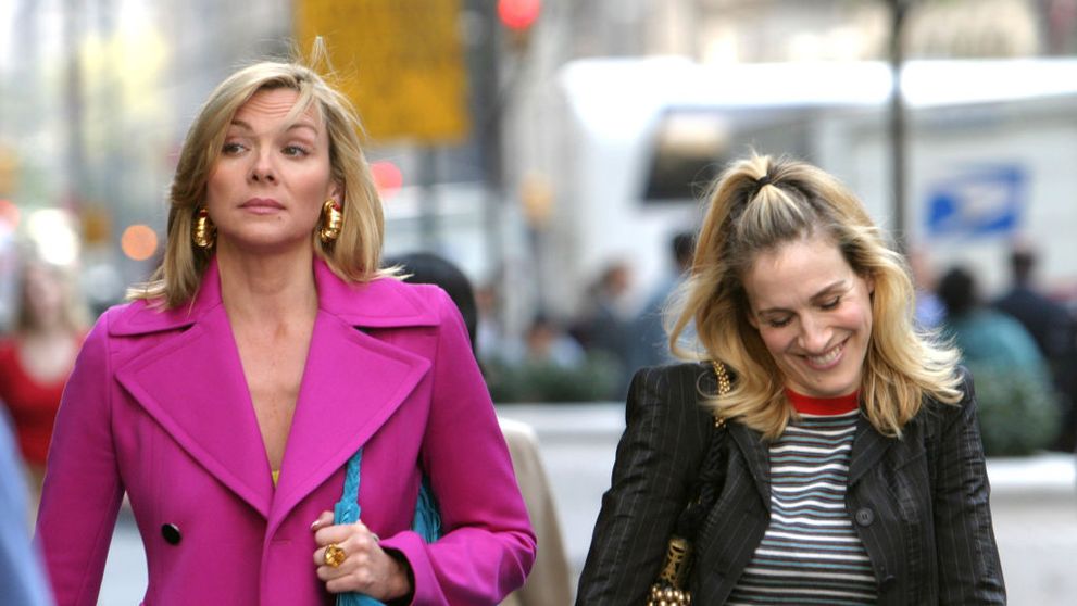 Cum arată iubitul Samanthei din „Sex and the City”. Kim Cattrall, apariție rară alături de partenerul cu 15 ani mai tânăr decât ea: „Îl iubesc! A meritat așteptarea”