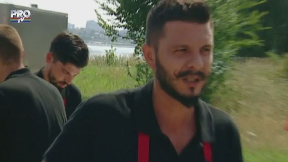 Se ascut cutitele in bucataria Masterchef. Adevenit marul discordiei intre capitanii celor doua echipe: 
