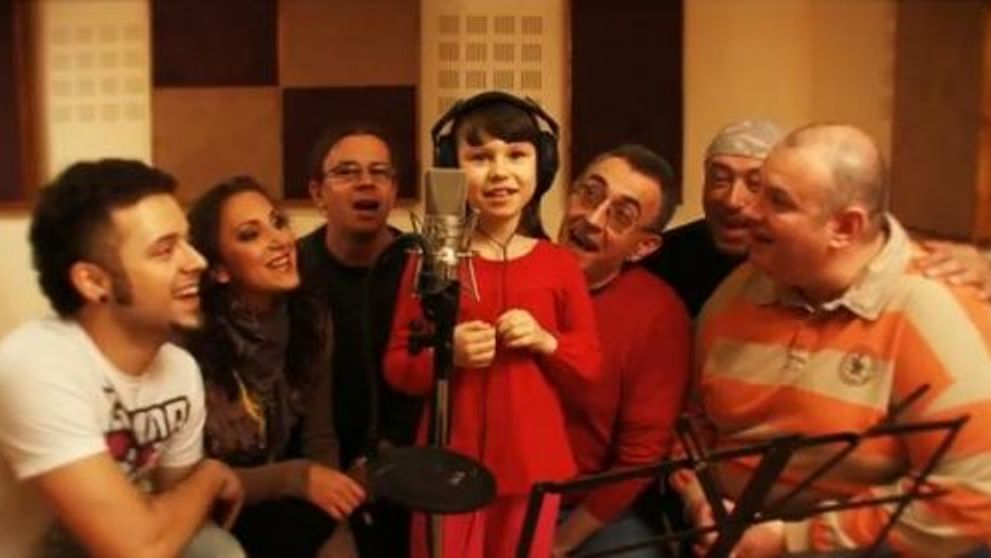 Surpriza emotionanta pentru Teo Trandafir: fetita ei i-a dedicat o melodie! VIDEO