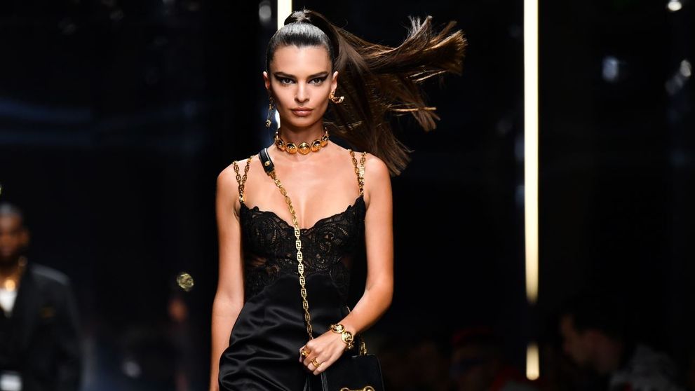 Emily Ratajkowski, abuzată sexual la 20 de ani. „Mi-a fost frig, tremuram și m-am ghemuit sub o pătură”