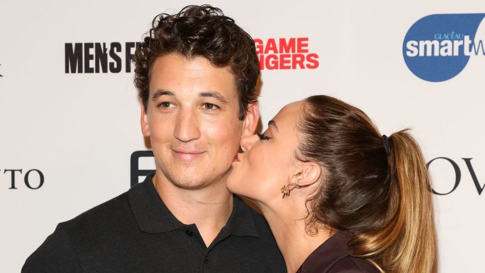 Putini cred ca iubita lui e atat de sexy. Ipostazele provocatoare in care pozeaza iubita lui Miles Teller