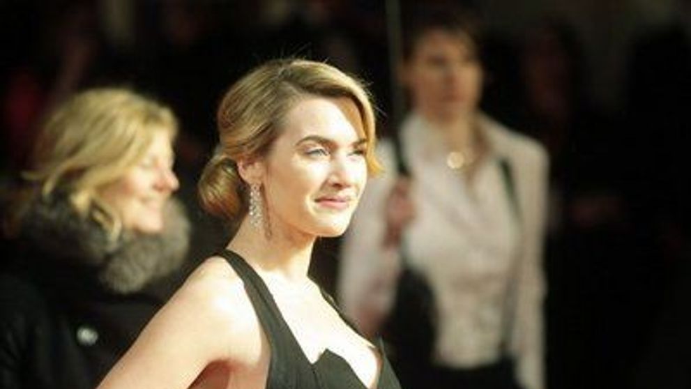 Dragoste la prima vedere. Kate Winslet a plecat in vacanta cu iubitul si s-a intors cu un alt barbat!