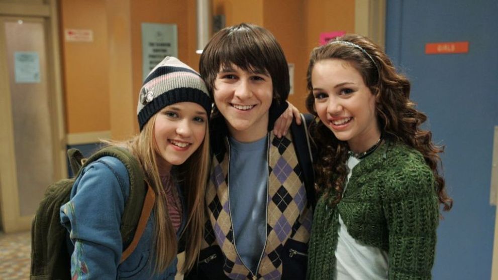 Au trecut 5 ani de cand juca alaturi de Miley Cyrus in Hannah Montana. Cat de mult s-a schimbat Oliver Oken