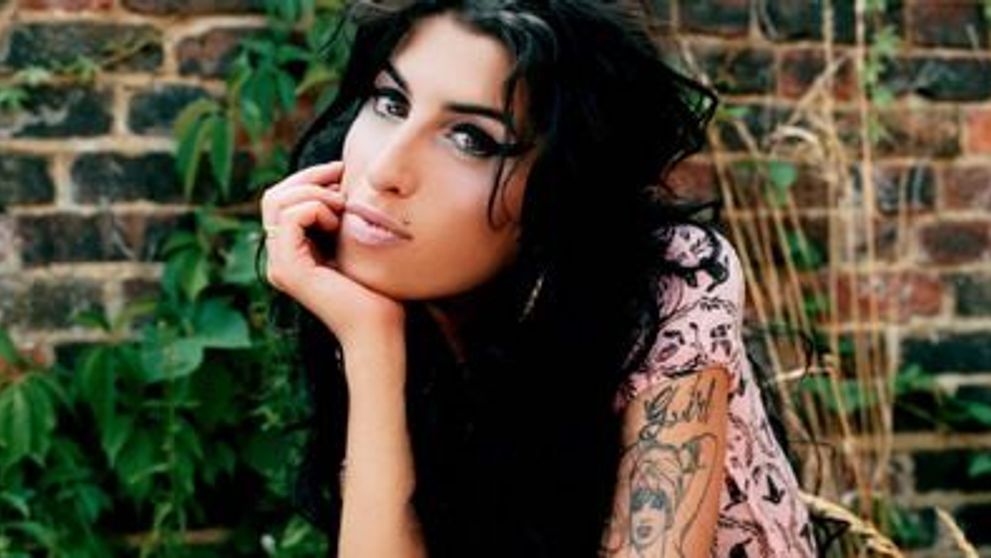 Au inregistrat toate adresele de internet cu numele Amy Winehouse! Vezi ce s-a intamplat: