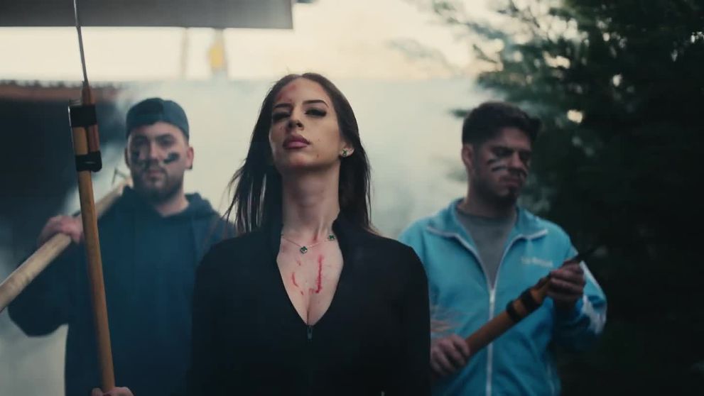 Cum este filmul lui Selly, Buzz House: The Movie. De ce este mișto și nașpa în același timp