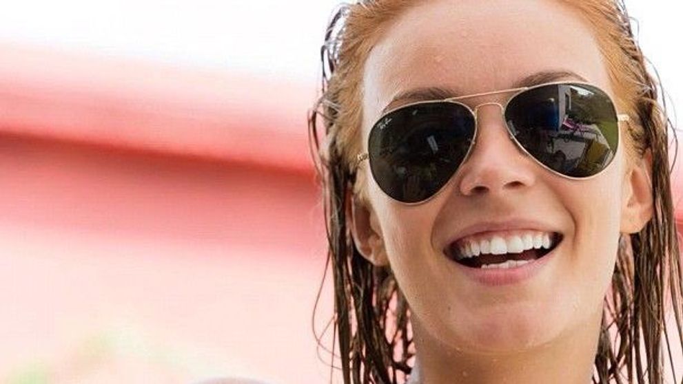 Diana Dumitrescu se ia in piept cu canicula. Actrita s-a racorit la piscina: FOTO