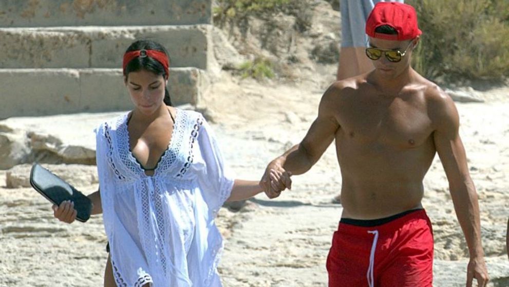 Insarcinata in 6 luni, iubita lui Cristiano Ronaldo este extrem de sexy. Cum a fost surprinsa de curand