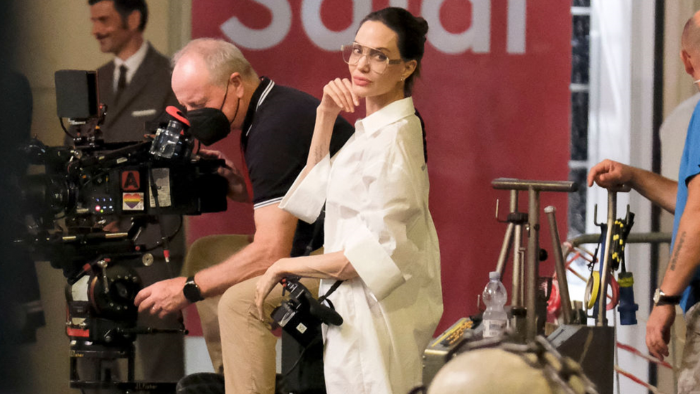 Angelina Jolie era la cumpărături în Los Angeles, când presa din România susținea că petrece la Bran