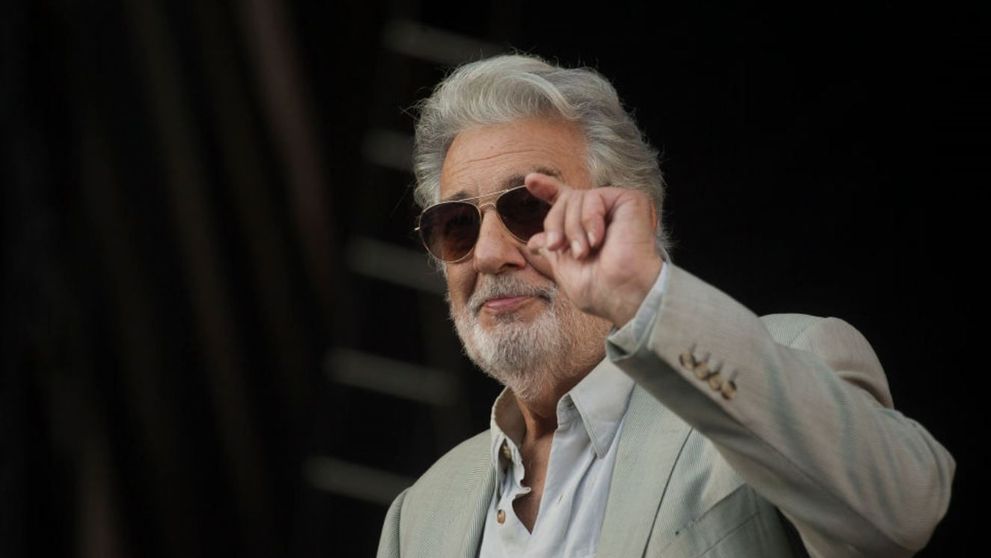 Tenorul Placido Domingo, investigat pentru hărțuire sexuală. 9 femei s-au plâns în presă