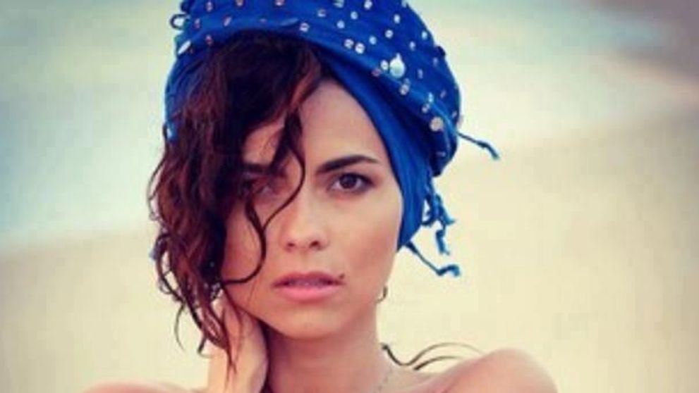 Inna, din ce in ce mai goala. S-a dezbracat din nou pentru fani