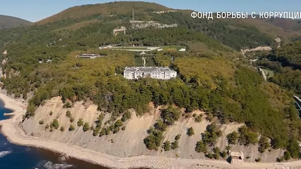 Imagini filmate cu camera ascunsă din palatul de 1 miliard de euro al lui Putin de la Marea Neagră VIDEO