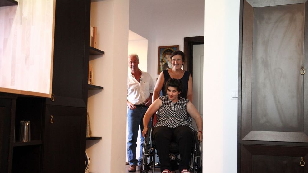 O superba casa saseasca, veche de 150 de ani, a prins aseara viata la 