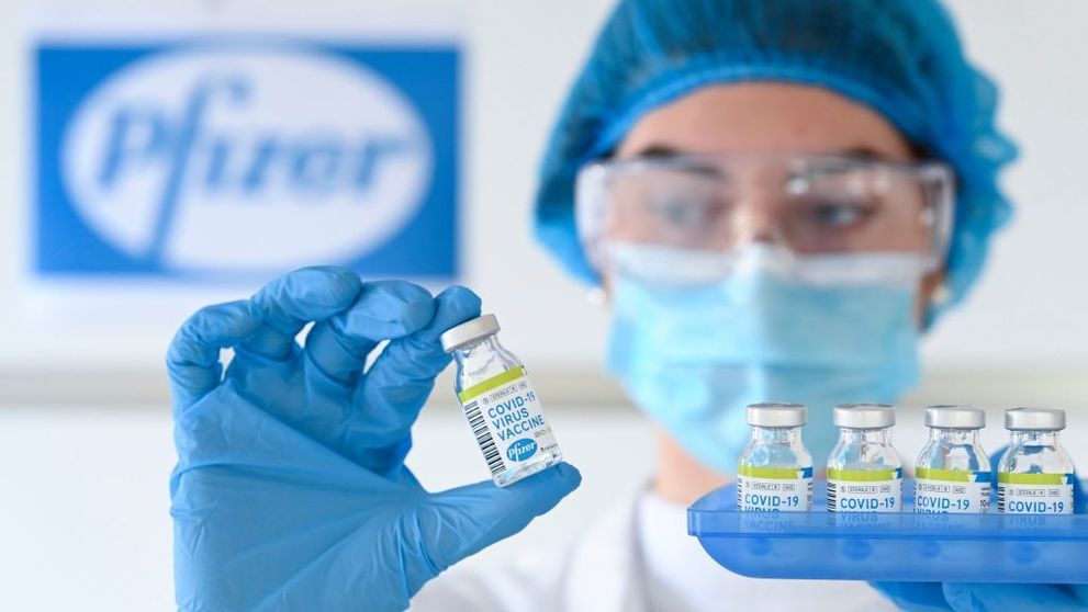 Marea Britanie, prima țară din lume care aprobă vaccinarea populației împotriva coronavirus