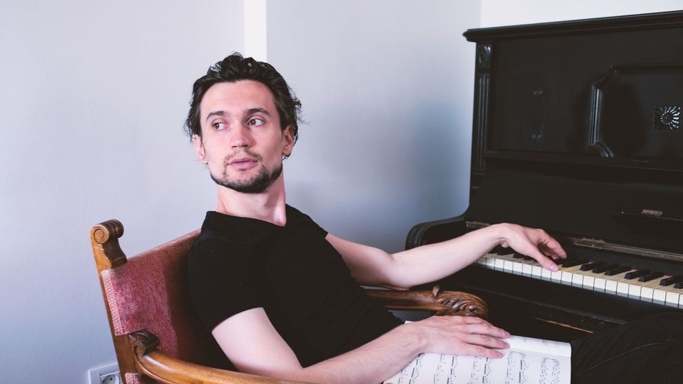 Pianistul Andrei Irimia lansează un nou album și începe un turneu național