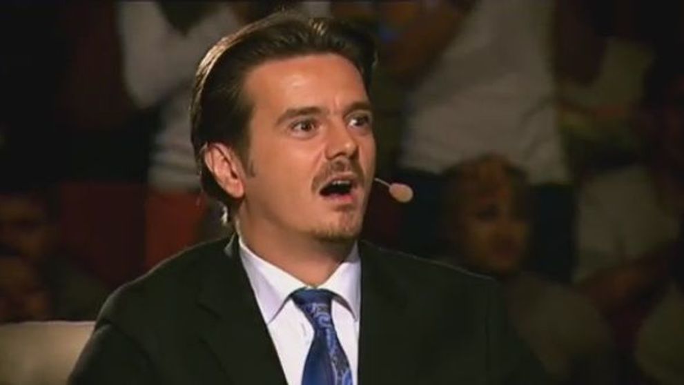 Asa a reactionat, probabil, Mihai Petre cand sotia lui a pasit in platou. Iata cum a aparut Elwira la show-ul de pe ProTV