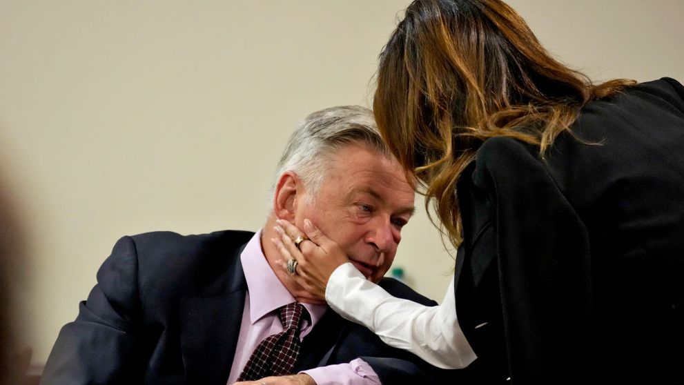 Ce diagnostic i-au pus medicii lui Alec Baldwin după tragedia din 2021, când actorul a împușcat-o accidental pe Halyna Hutchins pe platoul de filmare: „Sunt mai fericit când dorm decât când sunt treaz”