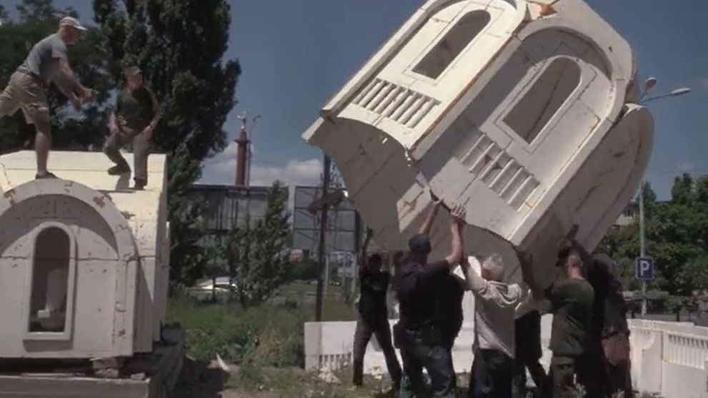 Au construit o biserică într-o singură zi. Cum a fost posibil