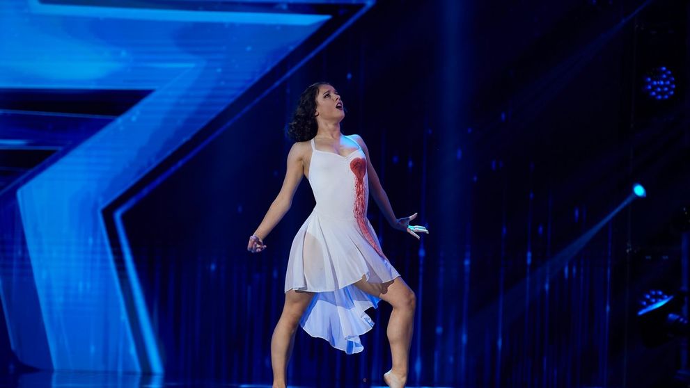Românii au talent 2020 - Larisa Magda, dansul contemporan care a lăsat juriul fără cuvinte