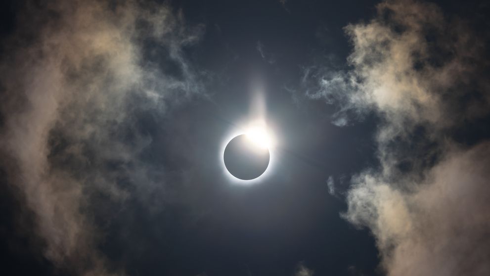 Eclipsă parțială de Soare în martie 2025: unde și când poate fi observată în România