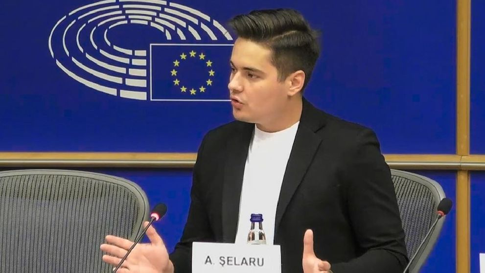 Selly, discurs în Parlamentul European: ”Școala ar trebui să te îndrume să îți găsești pasiunea”