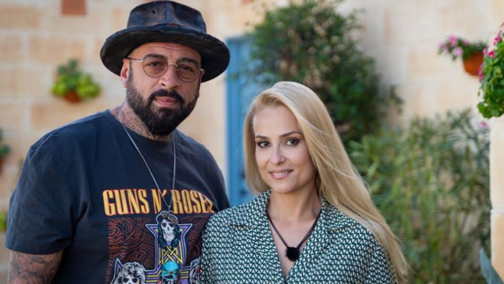 Unde s-a mutat CRBL după ce a divorțat de soția lui, Elena! Paparazzi l-au surprins când se întorcea de la o petrecere cu vedete
