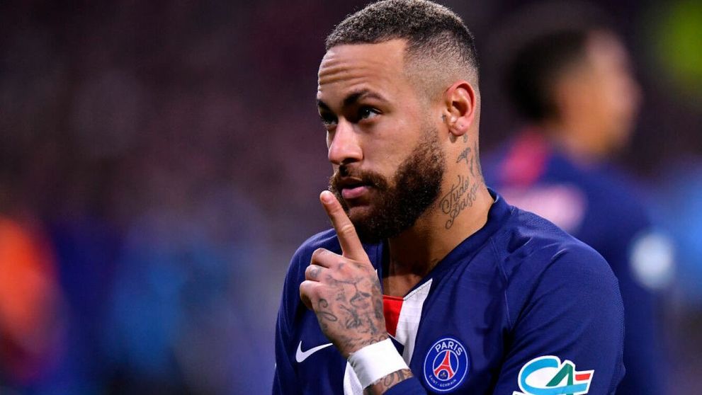 Veste șoc în lumea fotbalului! O tânără susține că l-a văzut pe Neymar întreținând relații intime cu un bărbat