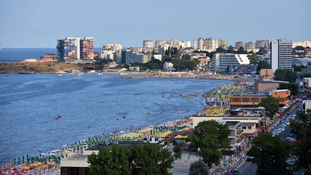 Cine sunt vedetele din România care fac bani din cazări pe Litoral
