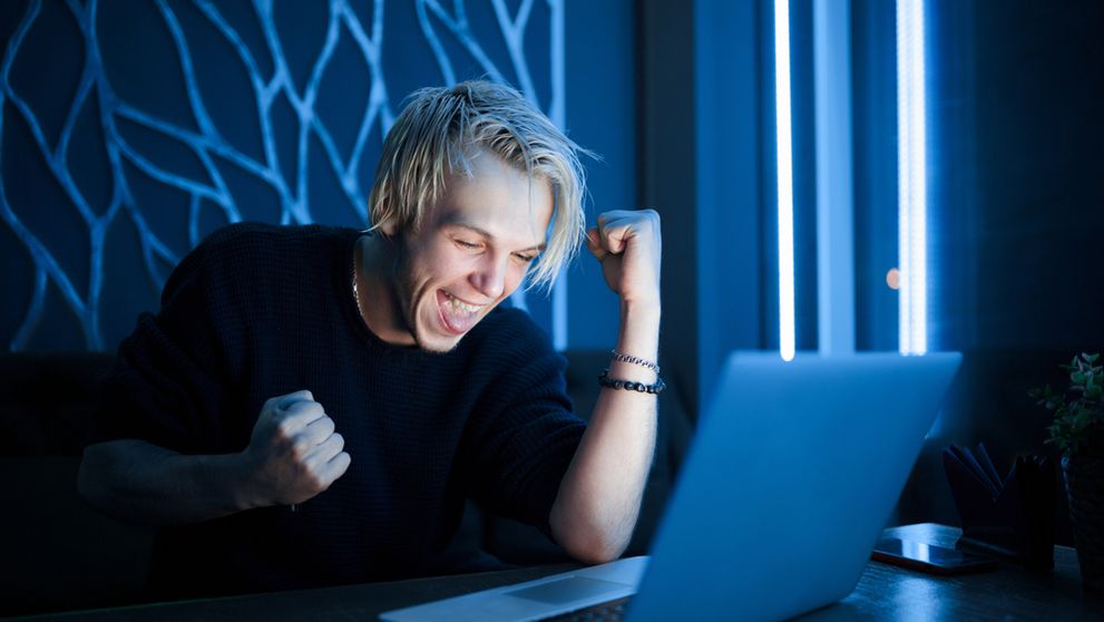 (P) Generația Z și jocurile de noroc online: Ce rol joacă cazinourile din România?