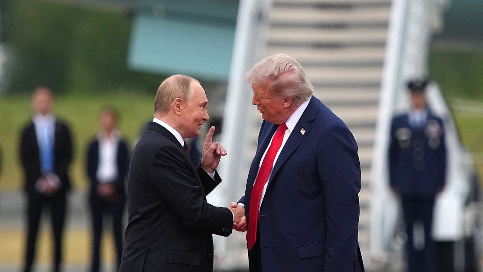 Gafa majoră a lui Donald Trump, la întâlnirea cu Vladimir Putin. Kremlinul l-a dat de gol și a publicat imaginea compromițătoare
