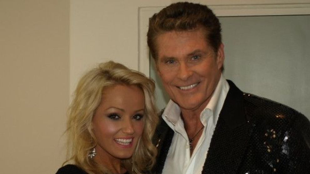 David Hasselhoff, indragostit la 60 de ani de o blonda superba, care are jumatatea varstei lui. Cum s-au distrat in vacanta: