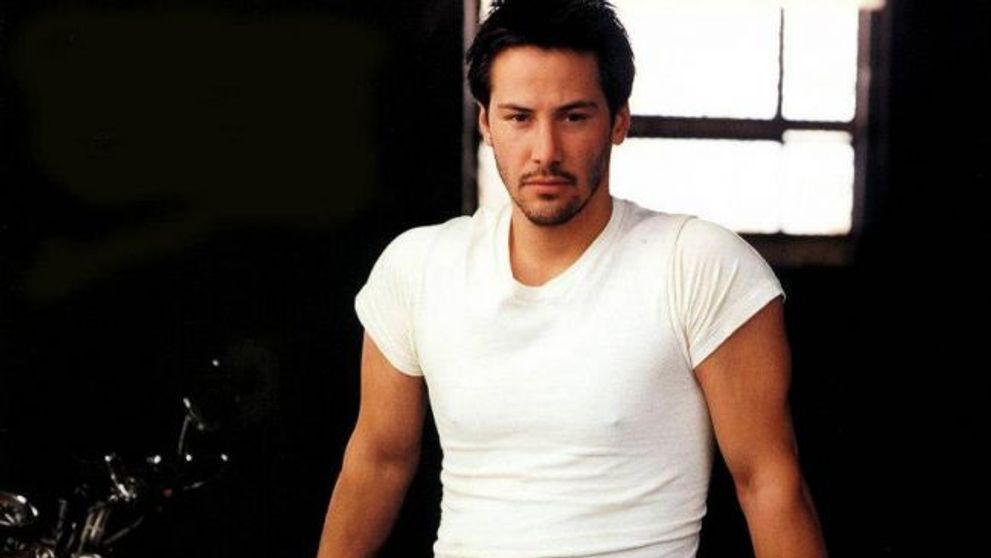 Nu l-ai recunoaste daca l-ai vedea pe strada. Cum arata Keanu Reeves la 14 ani de la rolul din 