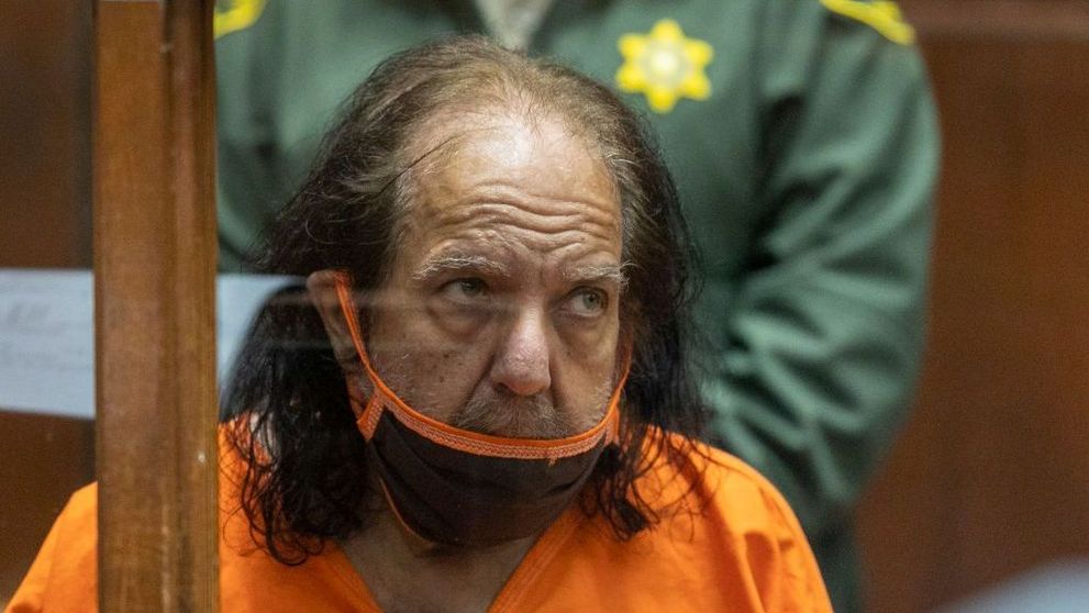 Ron Jeremy, cel mai cunoscut actor de filme XXX, acuzat de alte 20 de acte de agresiune sexuală