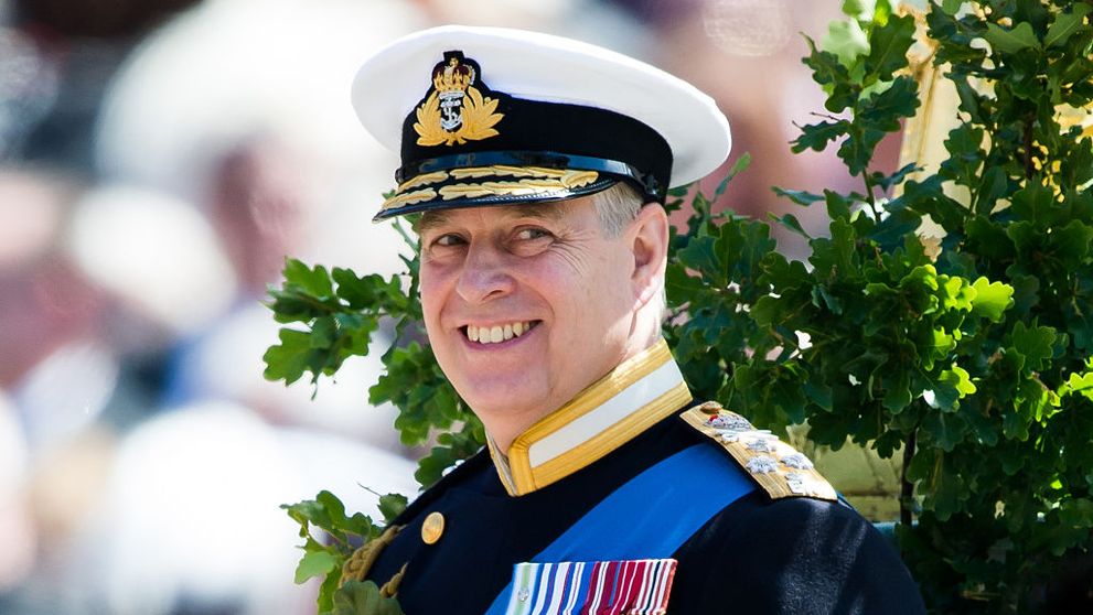 Prințul căzut în dizgrație vrea să fugă din Marea Britanie! Un nou scandal izbucnește în familia regală, după noile dezvăluiri incendiare: Ce a făcut prințul Andrew în patru zile cu 40 de femei