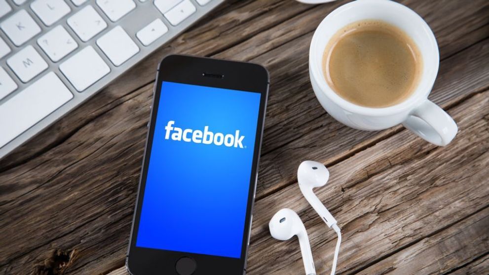 Ce nu ai voie sa pui pe Facebook. Postarile pentru care risti sa ti se stearga profilul
