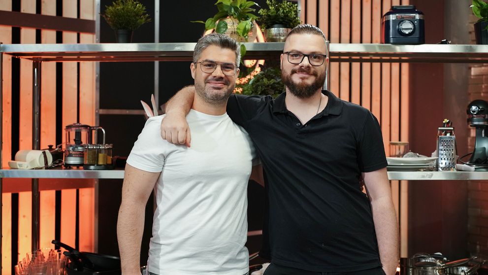Doi frați se duelează în această seară la MasterChef România! ”M-a înscris cu forța! Vrem să vedem cine este mai bun, dar de obicei eu câștig”