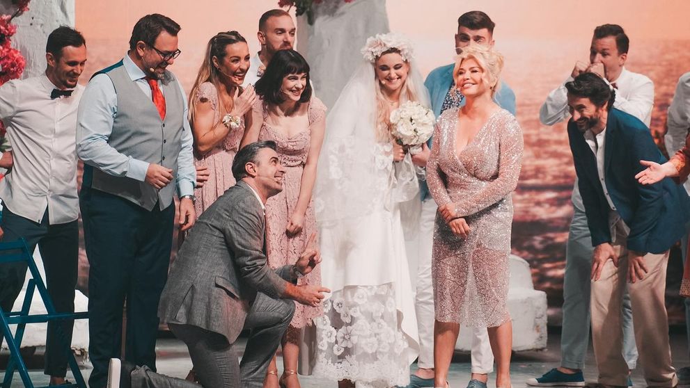 După Cătălin Botezatu a urmat Cornel Ilie! Loredana Groza, sărut pasional cu solistul de la Vunk