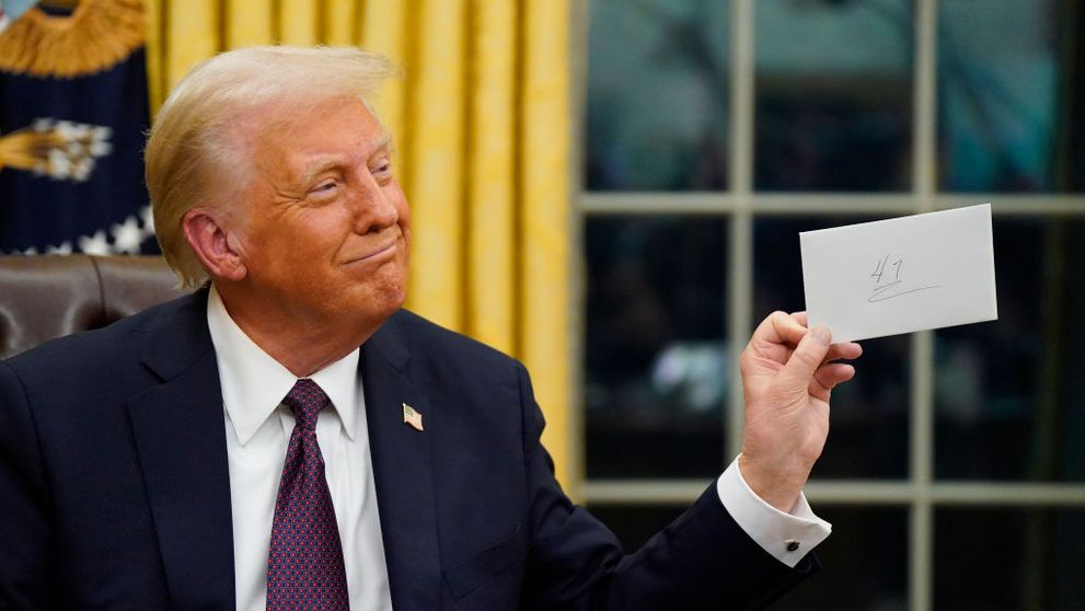 Ce scrie în scrisoarea pe care Joe Biden i-a lăsat-o lui Donald Trump în Biroul Oval de la Casa Albă: „Pe măsură ce îmi iau rămas bun de la această funcție sacră…”