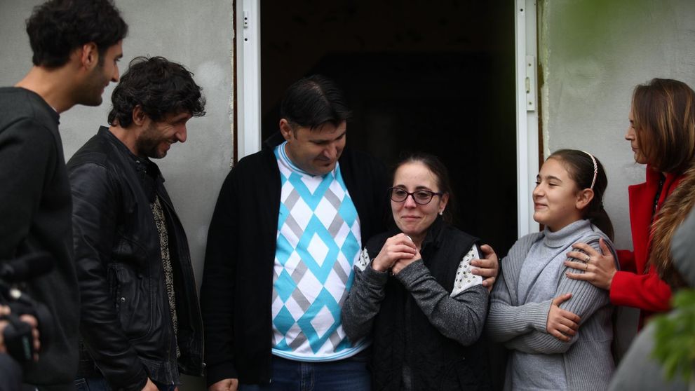 Destinul unor oameni greu incercati de viata a fost schimbat complet. Fetita lor se poate bucura de un camin adevarat