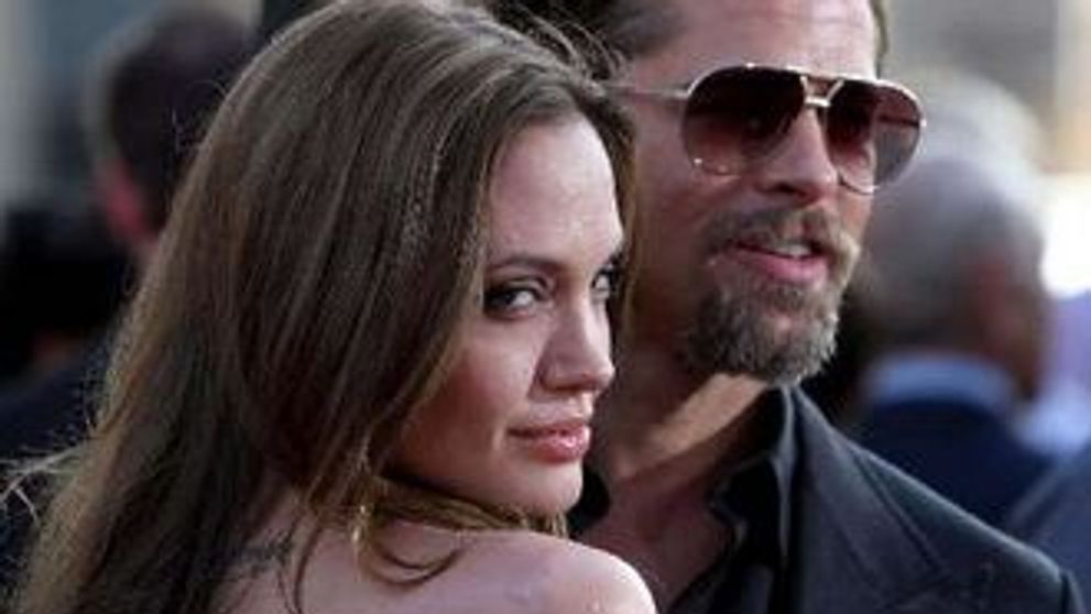 Angelina Jolie: “Brad scrie poezii de dragoste!”