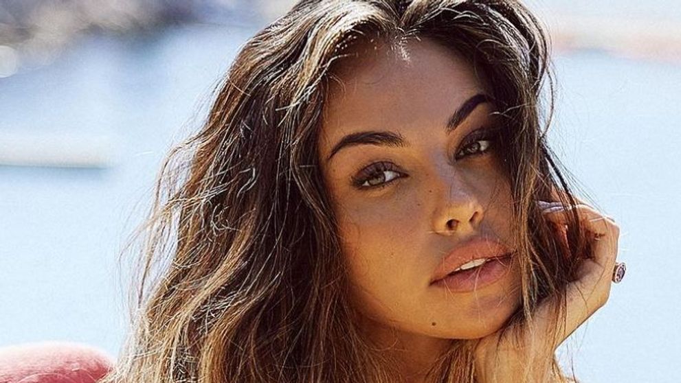 Mădălina Ghenea, super sexy pe Instagram. Cum s-a lăsat vedeta fotografiată
