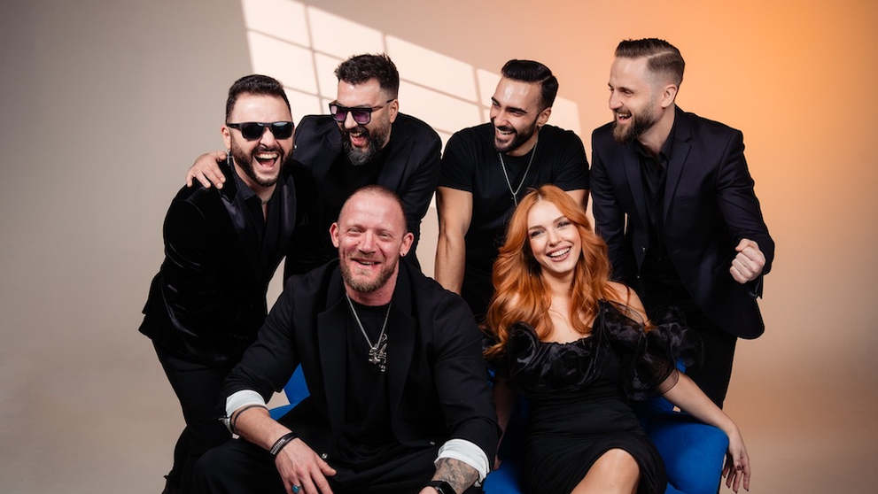(P) De la nunți la party corporate: Colors in Stereo, band nunta din București care a cucerit și scena evenimentelor de firmă