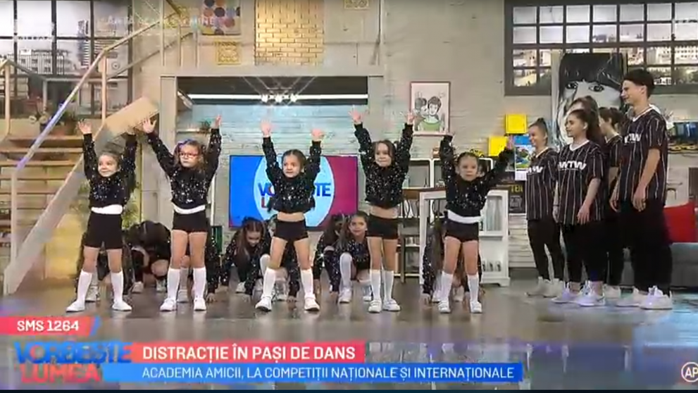 VIDEO Distracție în pași de dans