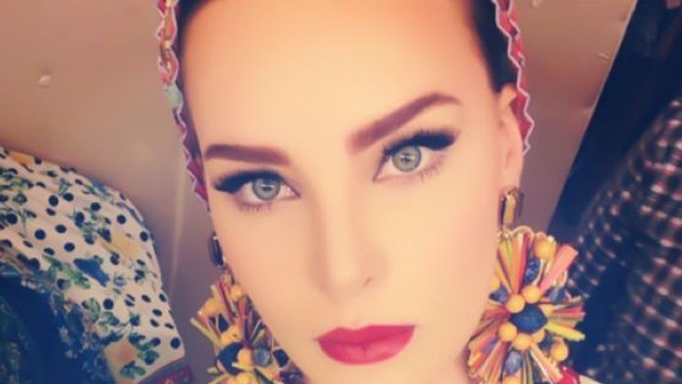 La 24 de ani are deja 19 operatii estetice. Cum si-a distrus imaginea inocenta o celebra cantareata mexicana: FOTO