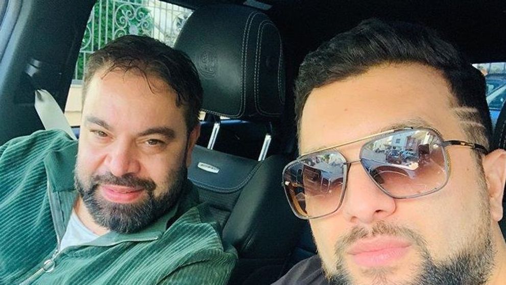 Anchetă a autorităților după ce doi polițiști și un jandarm s-au fotografiat alături de Adrian Minune și Tzancă Uraganu