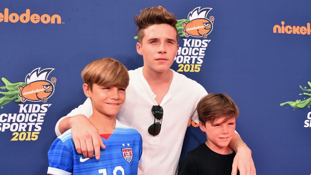 Sunt impreuna si se potrivesc de minune! Blonda si cu ochii verzi - cat de frumoasa este iubita lui Brooklyn Beckham