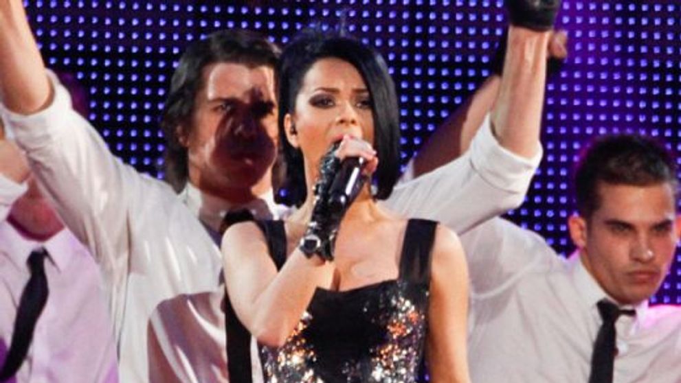 De vorba cu stilista Innei, Maria Andrei: Inna nu trebuie judecata pentru tinutele sexy de scena. Arata senzational in ele!