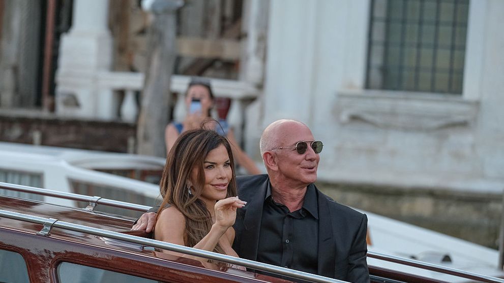 Jeff Bezos și-ar fi pus averea la adăpost înainte de nunta cu Lauren Sánchez. Cum ar arăta contractul prenupțial semnat de cei doi înaintea să se căsătorească